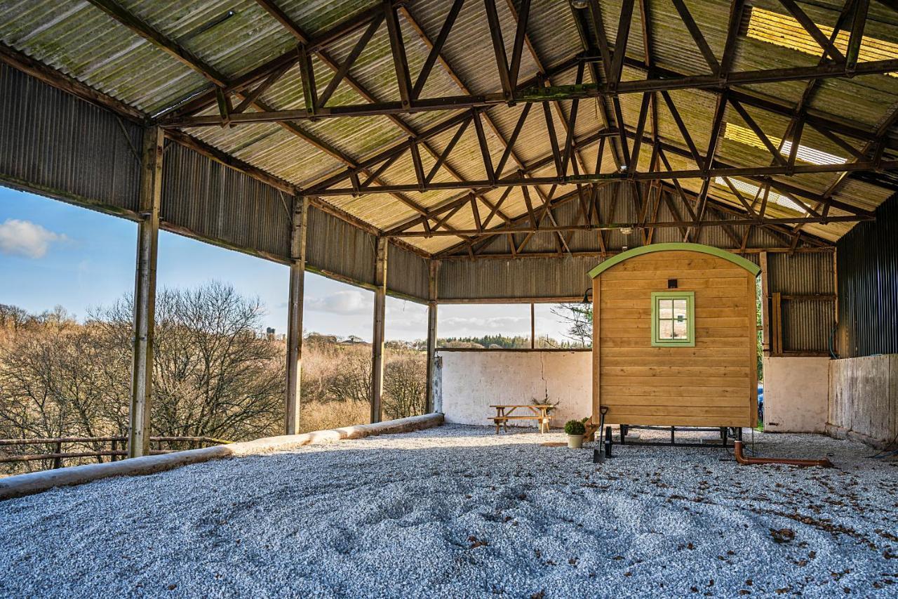 Finest Retreats - The Shepherd'S Hut At Northcombe Farm Beaworthy Екстериор снимка