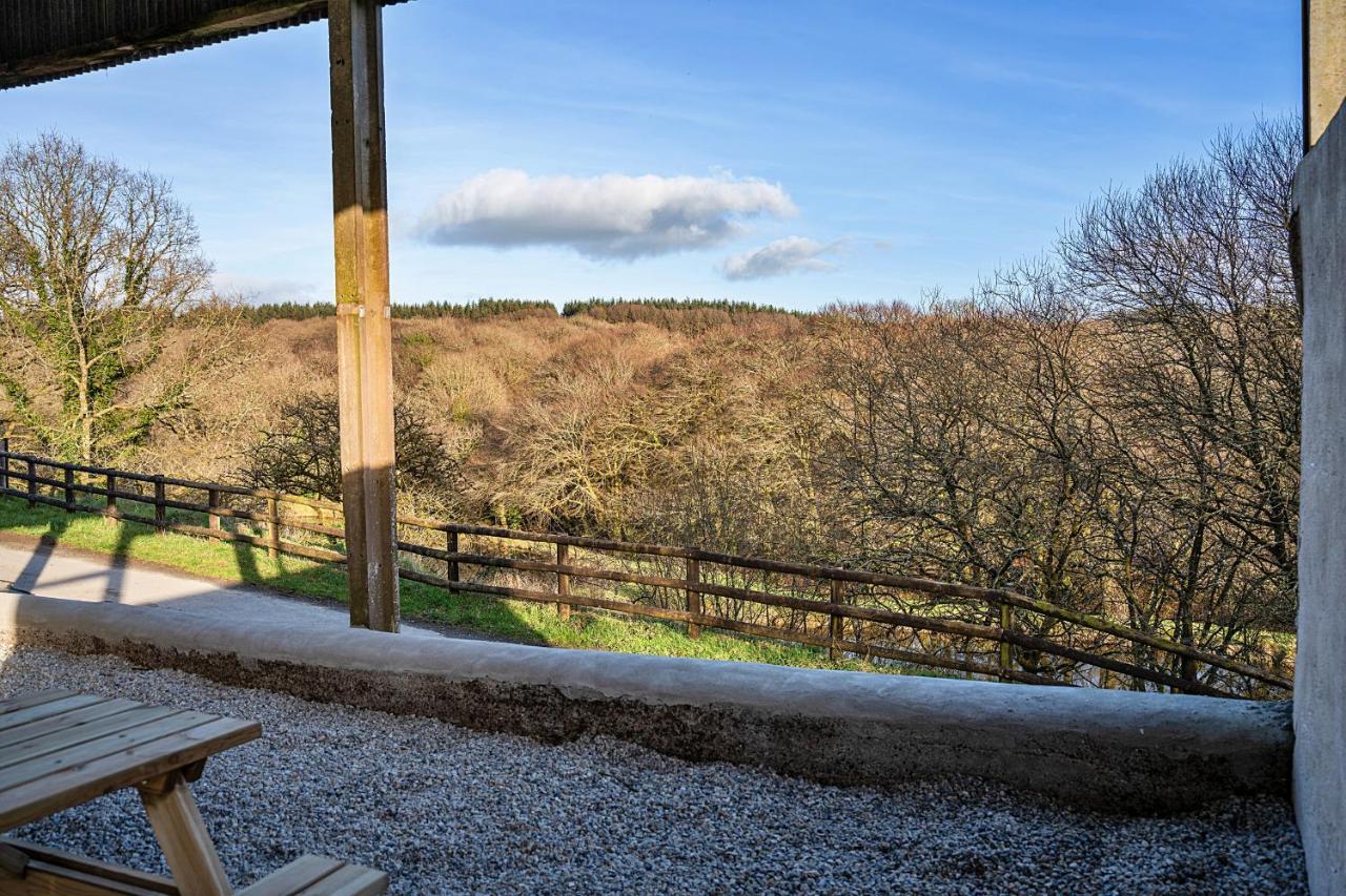Finest Retreats - The Shepherd'S Hut At Northcombe Farm Beaworthy Екстериор снимка